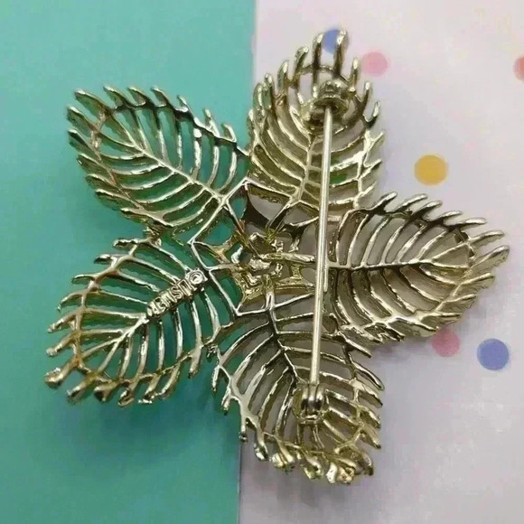 Vintage Lisner Gold Feather Star Brooch - Elegant Classic Statement Pin - Picture 5 of 5